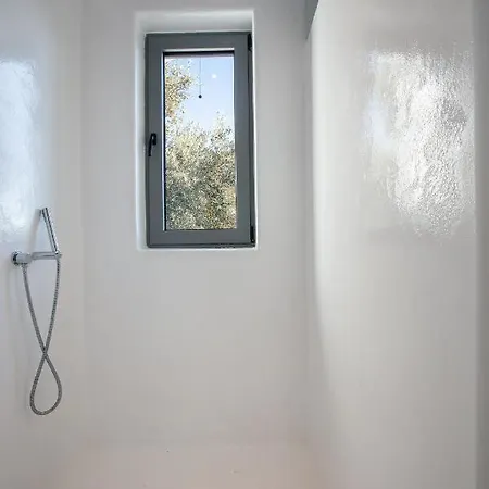 וילה Nissos